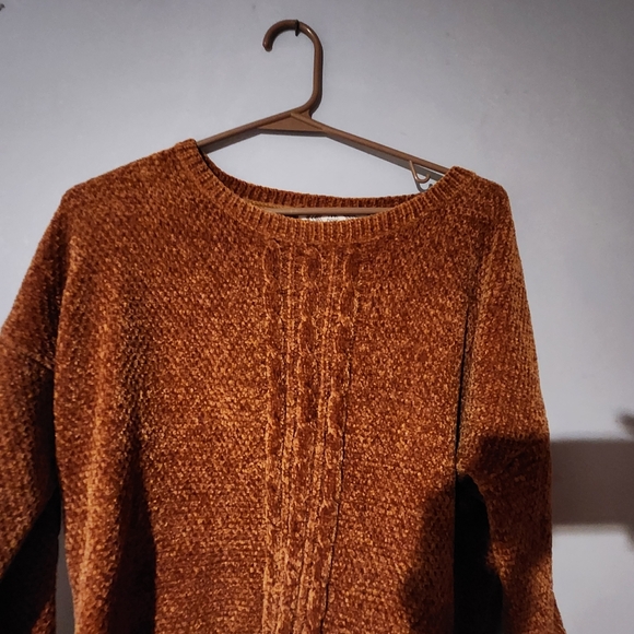 Pink Rose Rust Colored Sweater Size Small - Picture 2 of 4